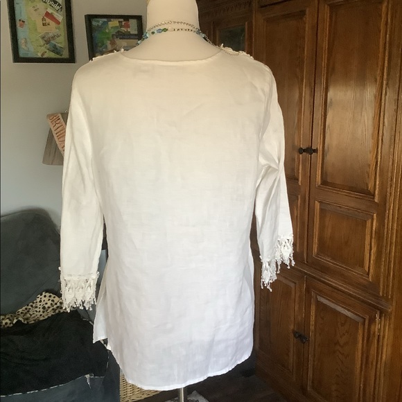 🎉$13 Tops 3/$20🎉White Beaded Lace Beach Top✨ - Picture 4 of 5